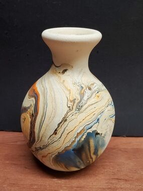 Vintage Native American Nemadji 4" Pottery Vase